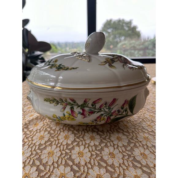 Stanford Flowers by Spode 2 Qt Oval Oven To Table Covered Casserole - Picture 2 of 8